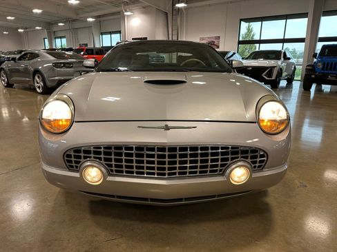 Used 2005 Ford Thunderbird RWD image 2