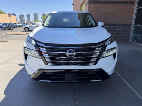 Used 2025 Nissan Rogue Platinum w/ Tech Package FWD image 10