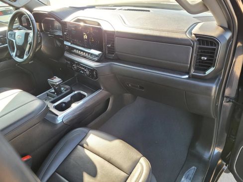 Used 2024 Chevrolet Silverado 1500 LTZ w/ Z71 Off-Road Package AWD/4WD image 9