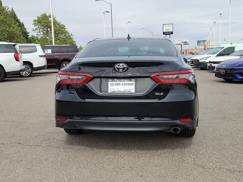 Used 2021 Toyota Camry XLE FWD image 9