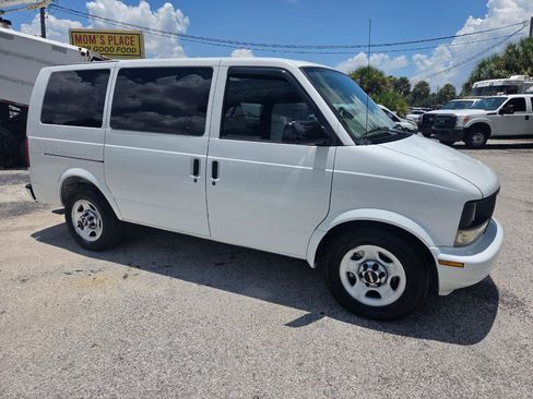 Used 2004 GMC Safari Passenger RWD image 6