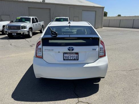 Used 2013 Toyota Prius Four image 8