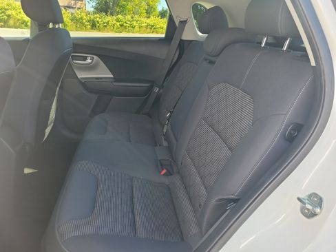 Used 2018 Kia Niro LX FWD image 16