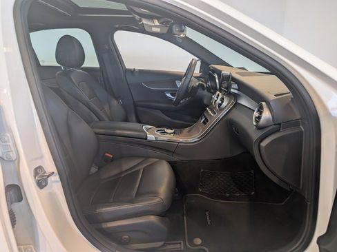 Used 2019 Mercedes-Benz C 300 4MATIC Sedan image 30