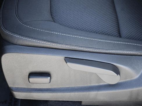 Used 2022 Chevrolet Colorado LT image 24