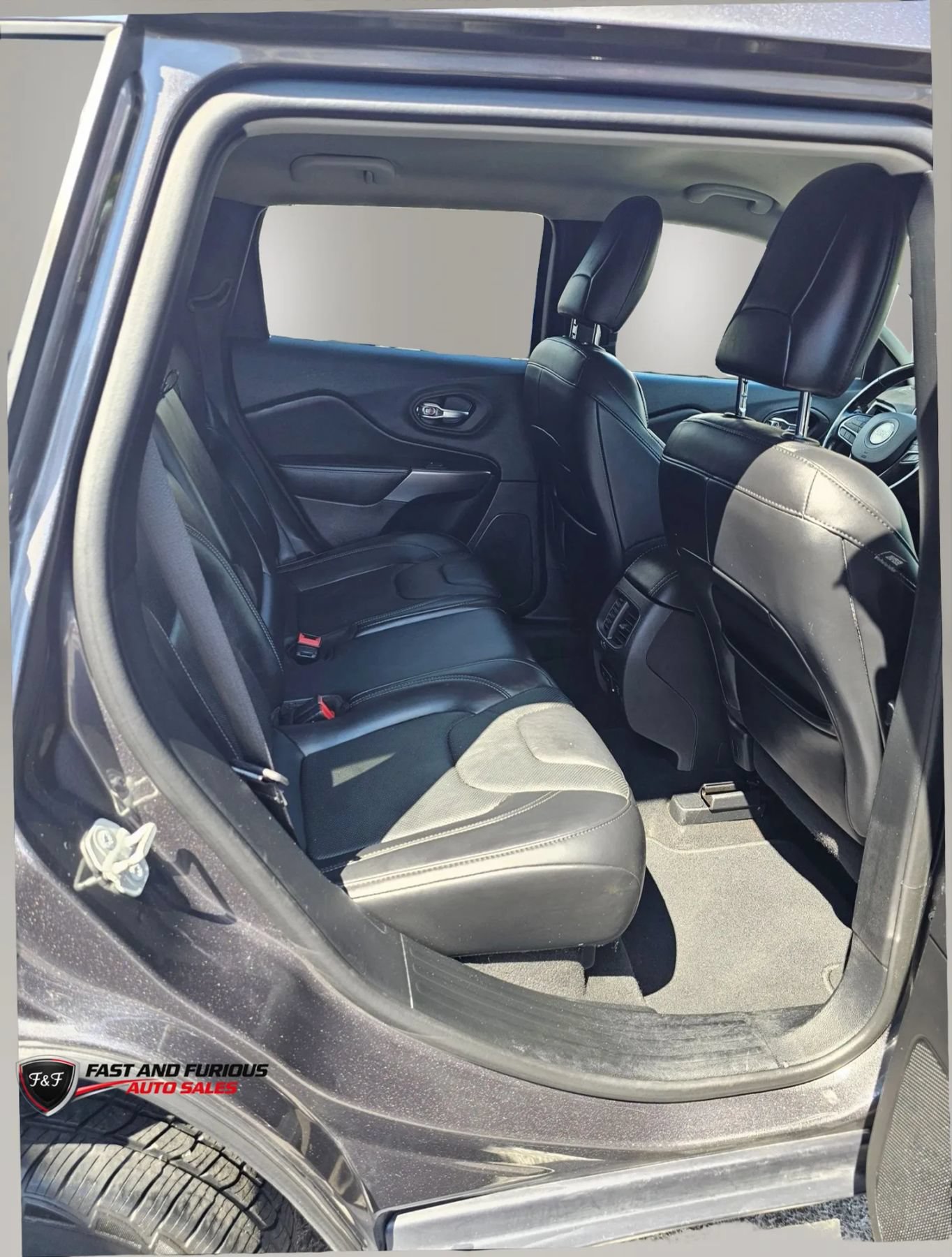 Used 2020 Jeep Cherokee Latitude Lux w/ Comfort/Convenience Group AWD/4WD image 9