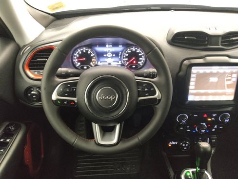 Used 2023 Jeep Renegade Trailhawk image 22