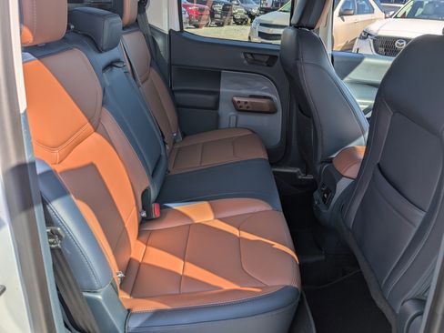 Used 2024 Ford Maverick Lariat image 11