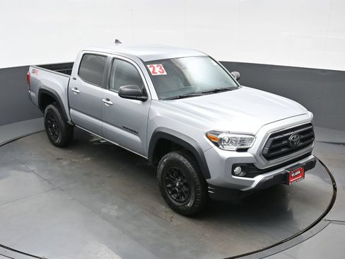 Used 2023 Toyota Tacoma SR5 w/ SX Package RWD image 33