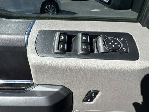 Used 2018 Ford F150 XLT image 12