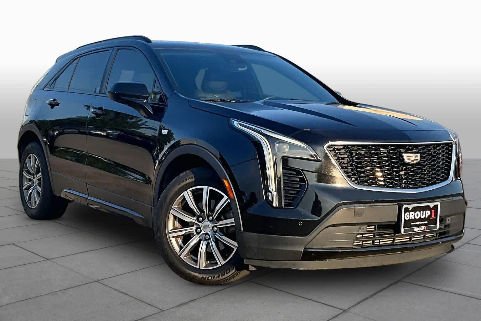 Used 2019 Cadillac XT4 Sport w/ Cold Weather Package FWD image 3
