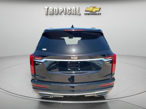 Used 2020 Cadillac XT6 Premium Luxury FWD image 4
