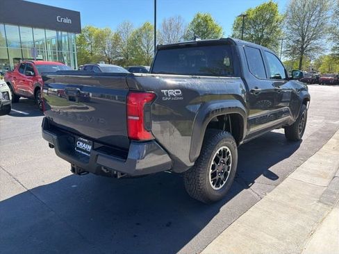 Used 2025 Toyota Tacoma TRD Off-Road AWD/4WD image 8