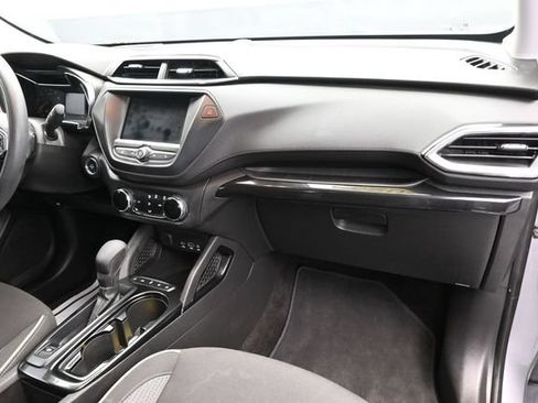 Used 2023 Chevrolet TrailBlazer LT FWD image 32