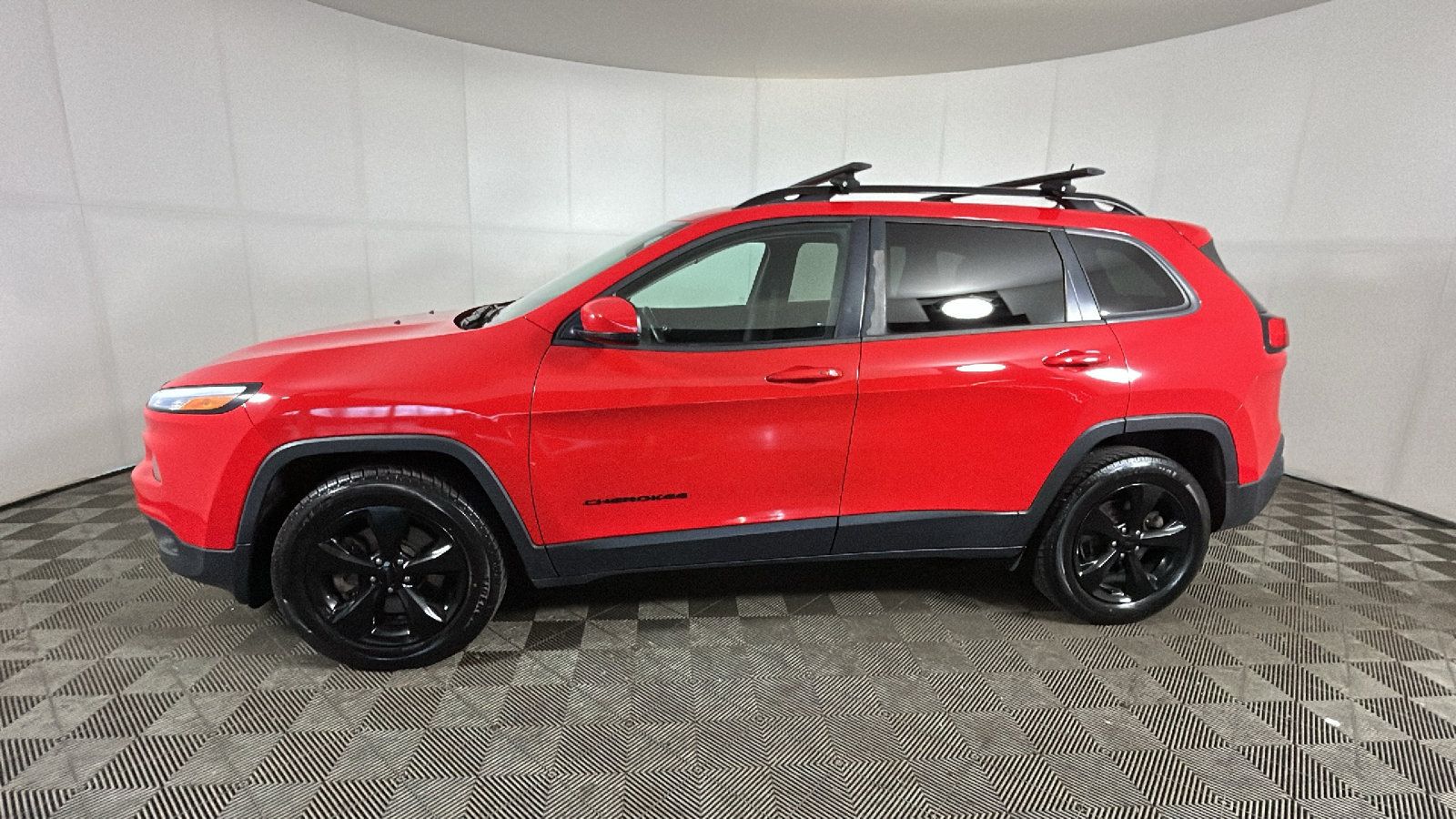 Used 2018 Jeep Cherokee Limited w/ High Altitude Package AWD/4WD image 6