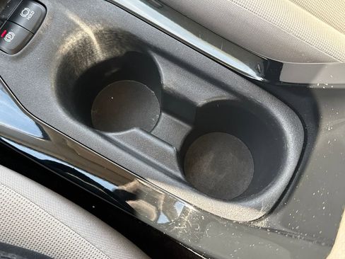 Used 2020 Toyota Corolla LE image 26