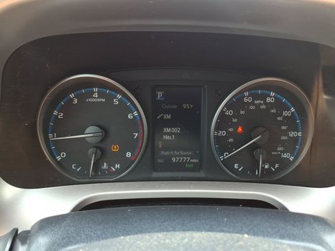 Used 2018 Toyota RAV4 XLE AWD/4WD image 11
