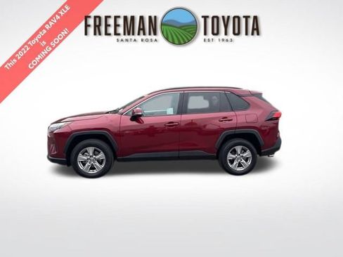 Used 2022 Toyota RAV4 XLE w/ Convenience Package FWD image 1