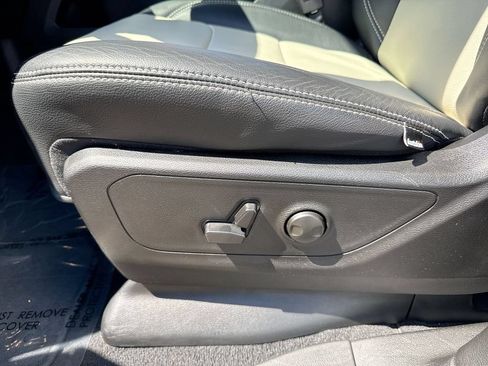Used 2025 RAM 1500 Big Horn AWD/4WD image 12