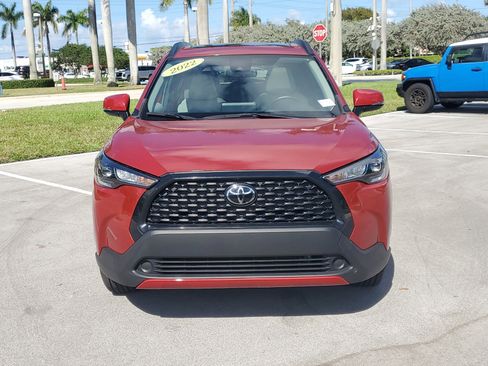 Used 2022 Toyota Corolla Cross LE w/ Moonroof Package image 8