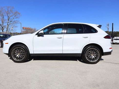 Used 2018 Porsche Cayenne Platinum Edition image 3