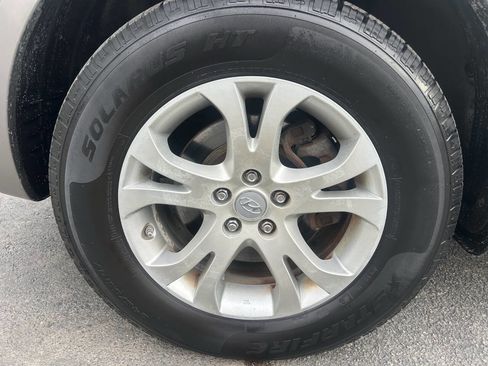 Used 2011 Hyundai Veracruz GLS image 7