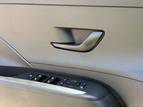 Certified 2025 Hyundai Kona SEL AWD/4WD image 25