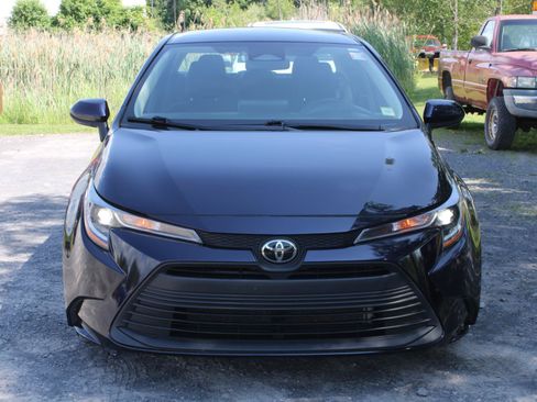 Used 2024 Toyota Corolla LE FWD image 2
