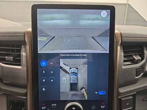 Used 2023 Ford F150 Lightning Lariat image 34