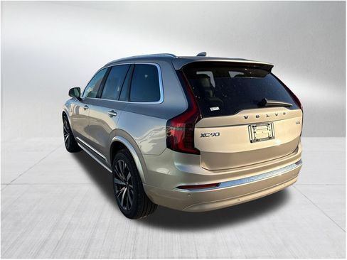 New 2026 Volvo XC90 T8 Core image 7