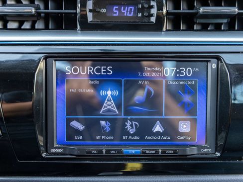 Used 2015 Toyota Corolla S FWD image 19