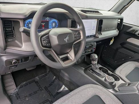 New 2026 Ford Bronco 2-Door AWD/4WD image 3