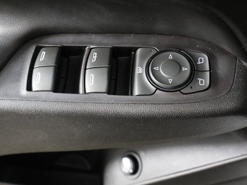 Used 2018 Chevrolet Equinox LT image 33