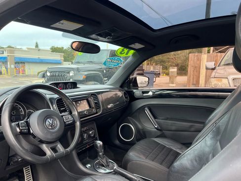 Used 2013 Volkswagen Beetle R-Line image 9