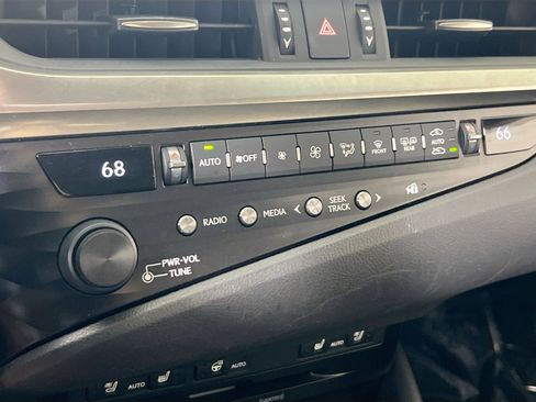 Used 2019 Lexus ES 350 image 16