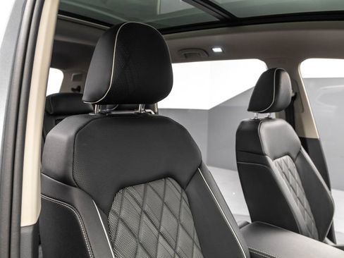 Certified 2025 Volkswagen Atlas SEL Premium R-Line image 36