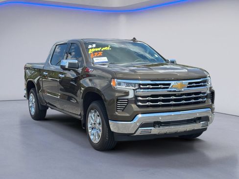Used 2023 Chevrolet Silverado 1500 LTZ w/ LTZ Premium Package AWD/4WD image 5