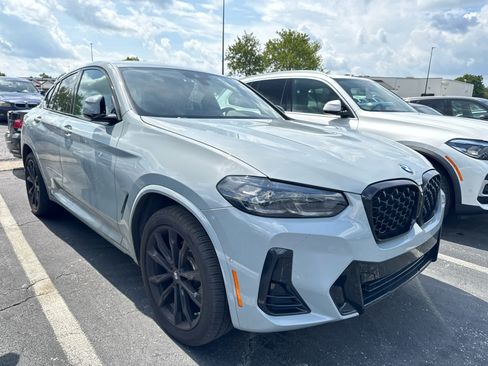 Used 2024 BMW X4 xDrive30i w/ Premium Package AWD/4WD image 2