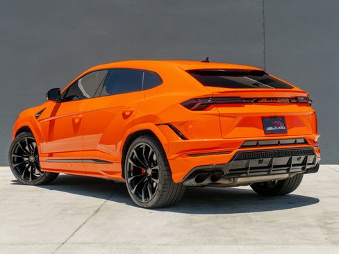 Used 2023 Lamborghini Urus S AWD/4WD image 9