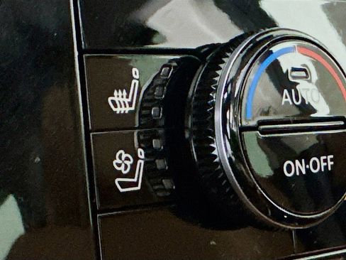 New 2025 Nissan Pathfinder Platinum w/ Cargo Package image 23