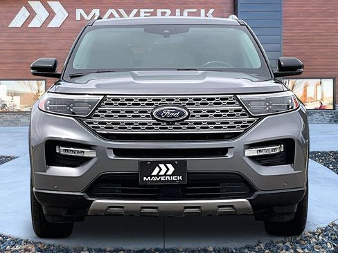Used 2021 Ford Explorer Limited w/ Equipment Group 301A AWD/4WD image 2