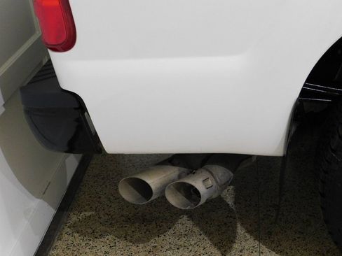 Used 2015 Ford F250 XL RWD image 10