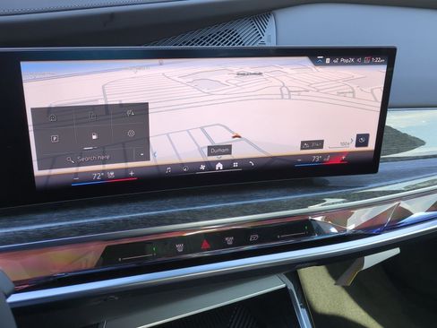 New 2026 BMW 750e xDrive w/ Premium Package AWD/4WD image 24