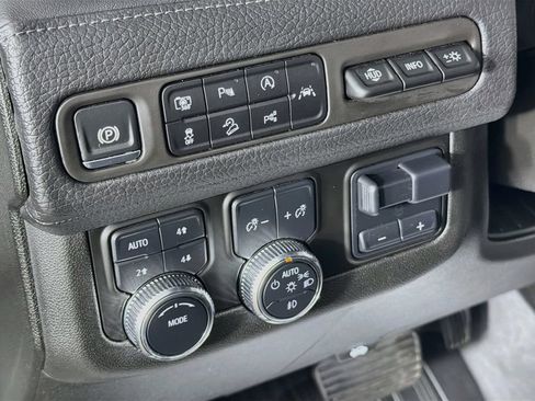 Used 2024 GMC Yukon XL Denali w/ Advanced Technology Package AWD/4WD image 10