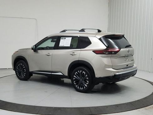 Used 2025 Nissan Rogue Platinum FWD image 5