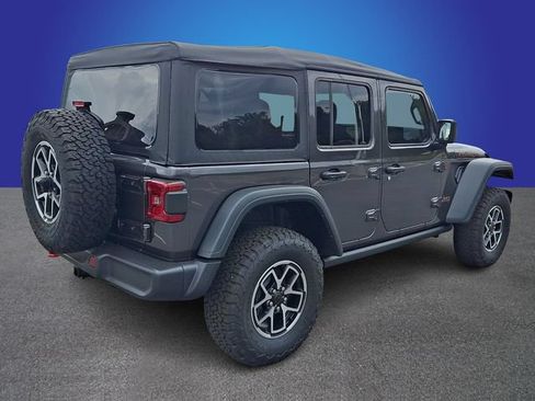 Used 2025 Jeep Wrangler Unlimited Rubicon w/ Convenience Group AWD/4WD image 4