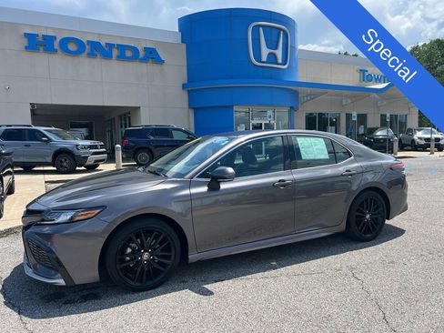 Used 2024 Toyota Camry XSE image 2