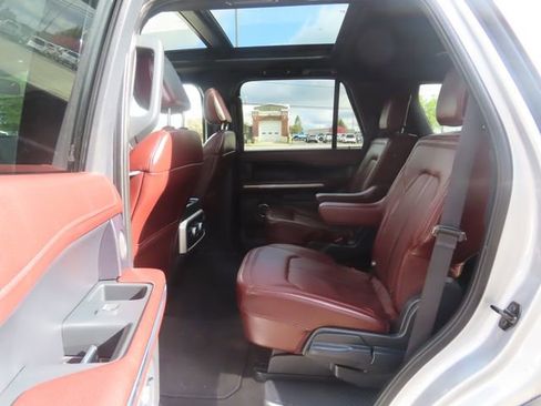 Used 2023 Ford Expedition Limited AWD/4WD image 24