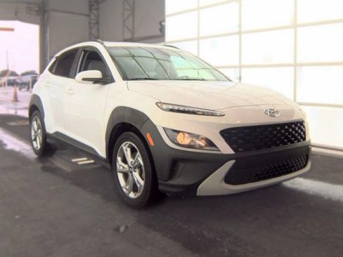 Used 2023 Hyundai Kona SEL w/ Convenience Package FWD image 4
