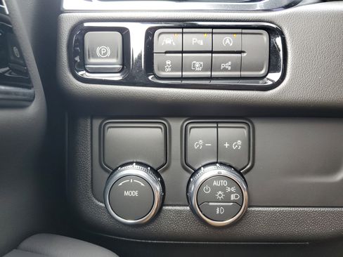 New 2026 GMC Yukon Elevation image 30